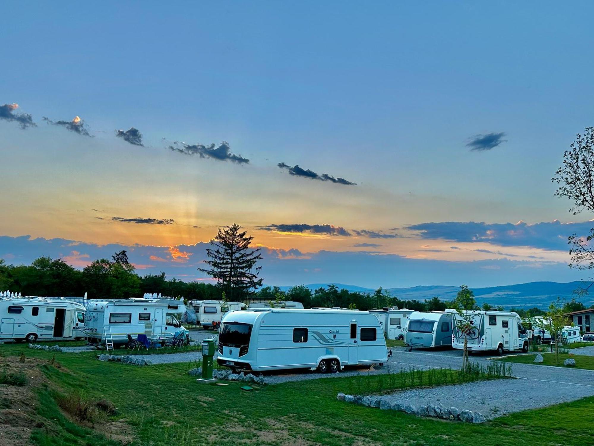 7 Lakes Camping Сапарева Баня Екстериор снимка